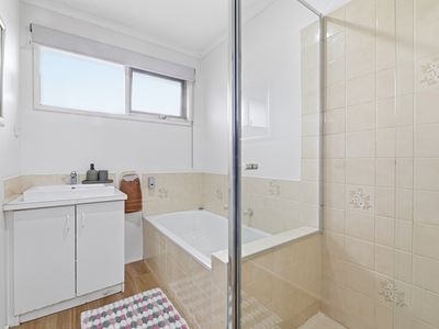 14 Sandfield Dr, Carrum Downs