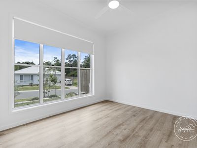 16 Aurora Crescent, Glass House Mountains