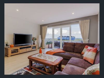 2 / 216 Arcadia Dr, Shoalwater