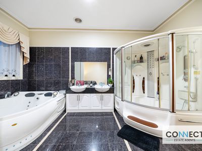 33 Champagne Grove, Narre Warren South