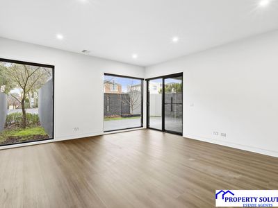 2 / 8 George Street, Doncaster East