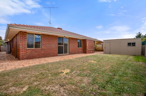 16 Frigate Close, Waikiki