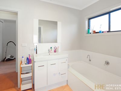 5 Matthews Court, Horsham