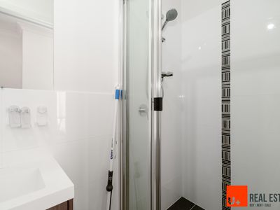 27 / 40 Henry Kendall Street, Franklin