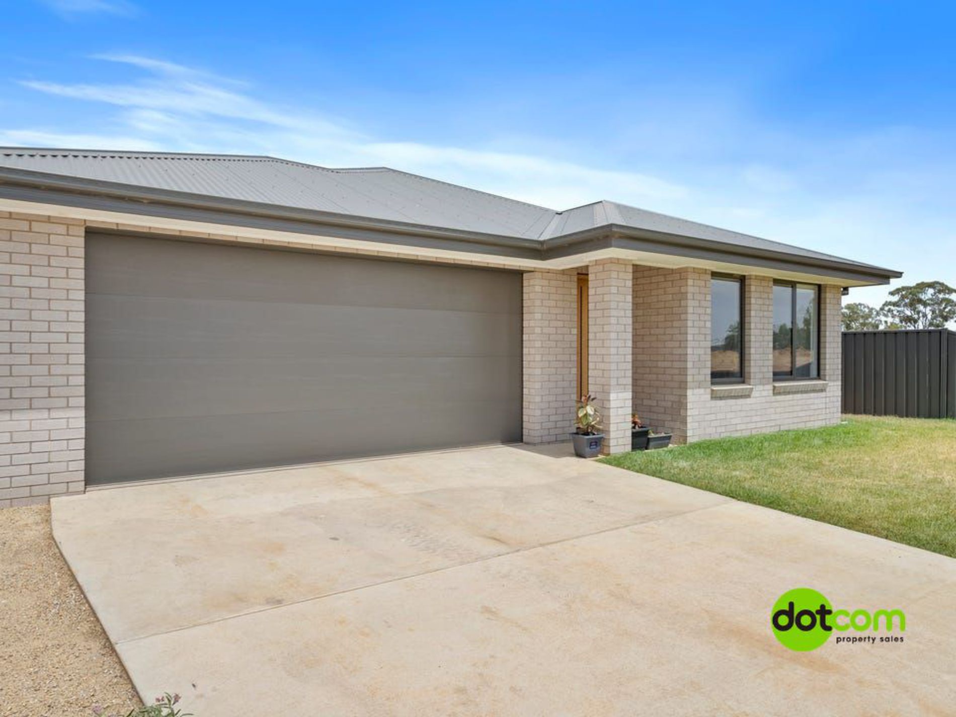 47 Lewis Crescent, Finley