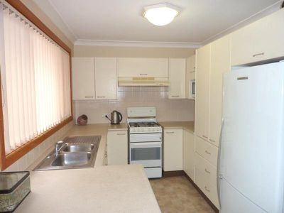 1B Barry Ave, Mortdale