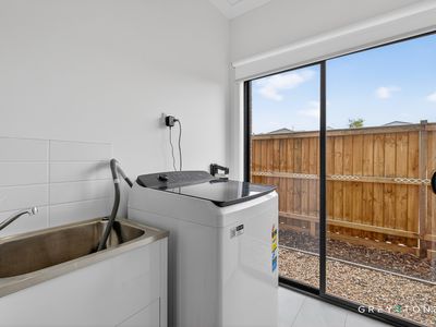 83 Merindah Boulevard, Deanside