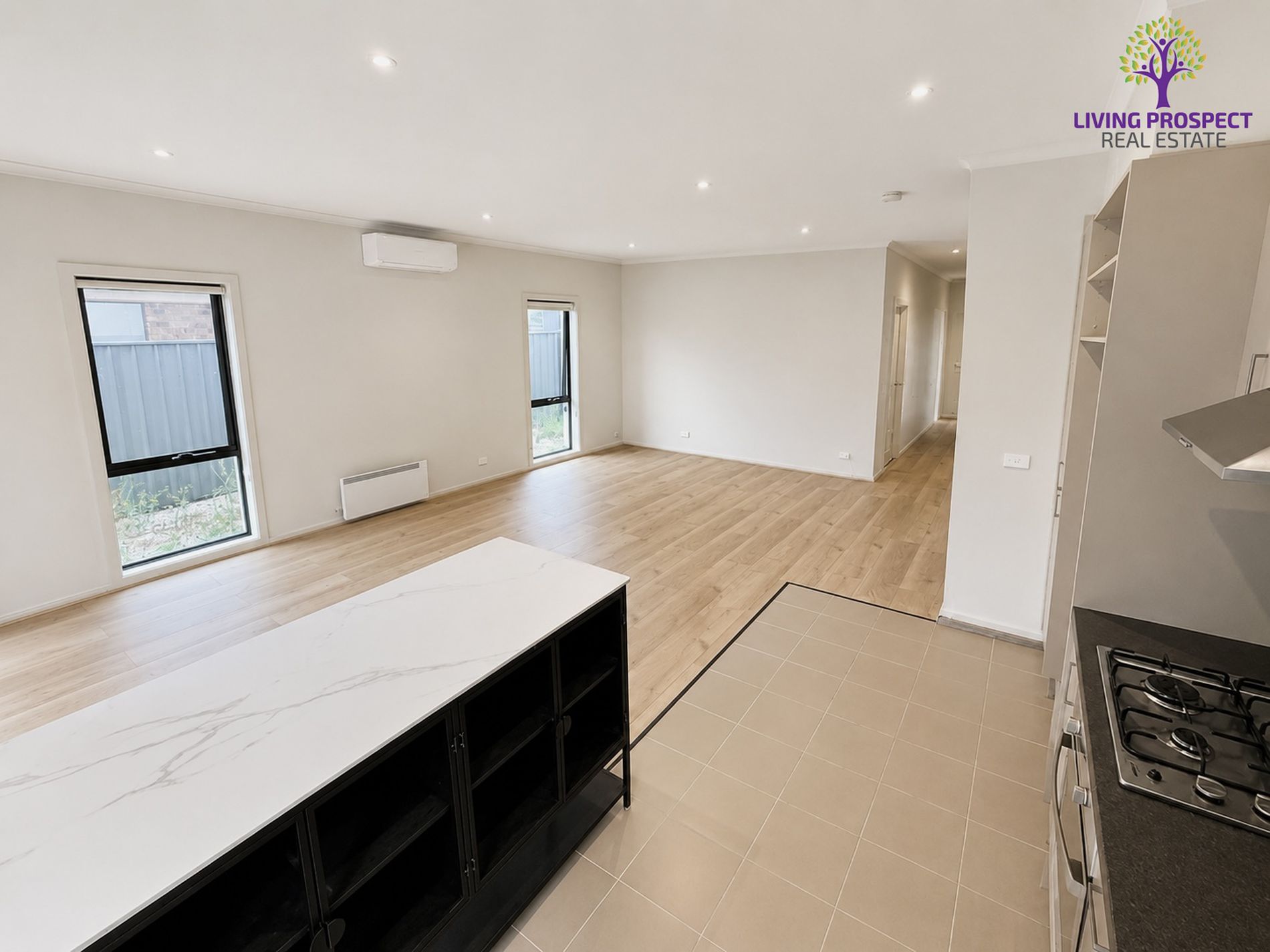 33 / 39 Astley Crescent, Point Cook