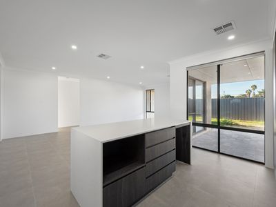 12 Chapman Way, Gosnells