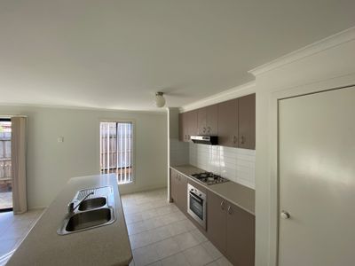 18 Whitehouse Avenue , Truganina