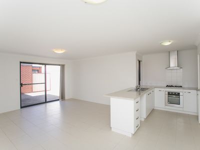 2 / 14 Hotspur Road, Spearwood