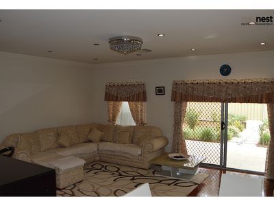 Room 3  / 11A McEwin Street, Renown Park