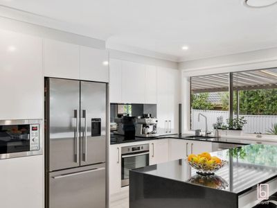 3 Duntroon Close, Hamlyn Terrace