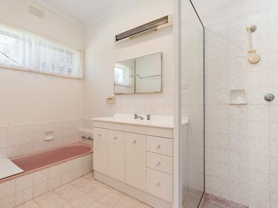 13 MULQUEENEY STREET, Wodonga