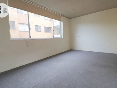 9 / 4 Bank Street, Meadowbank