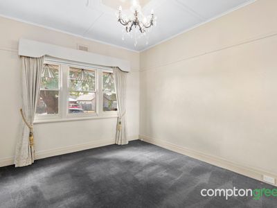 8 Logan Street, Hamlyn Heights