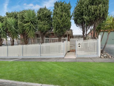 1 / 4 Maxwell Court, Langwarrin