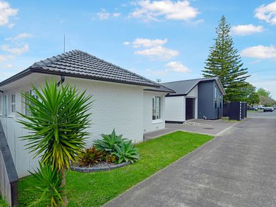 54C Te Atatu Road, Te Atatu South