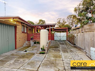 35 Oaktree Drive, Hampton Park