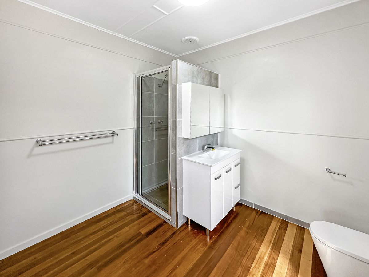 56 Weaver Street, Atherton