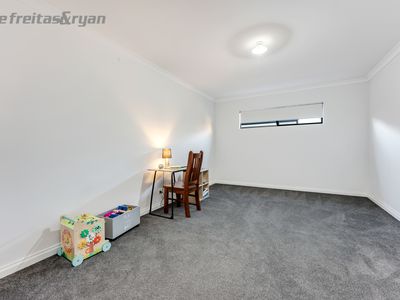 19 Ametrine Street, Treeby