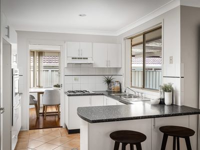 8 Yuroka Street, Glenmore Park