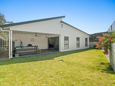 6 Peppermint Road, Morisset