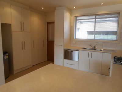 1 / 9 Moore Avenue, Clayton South