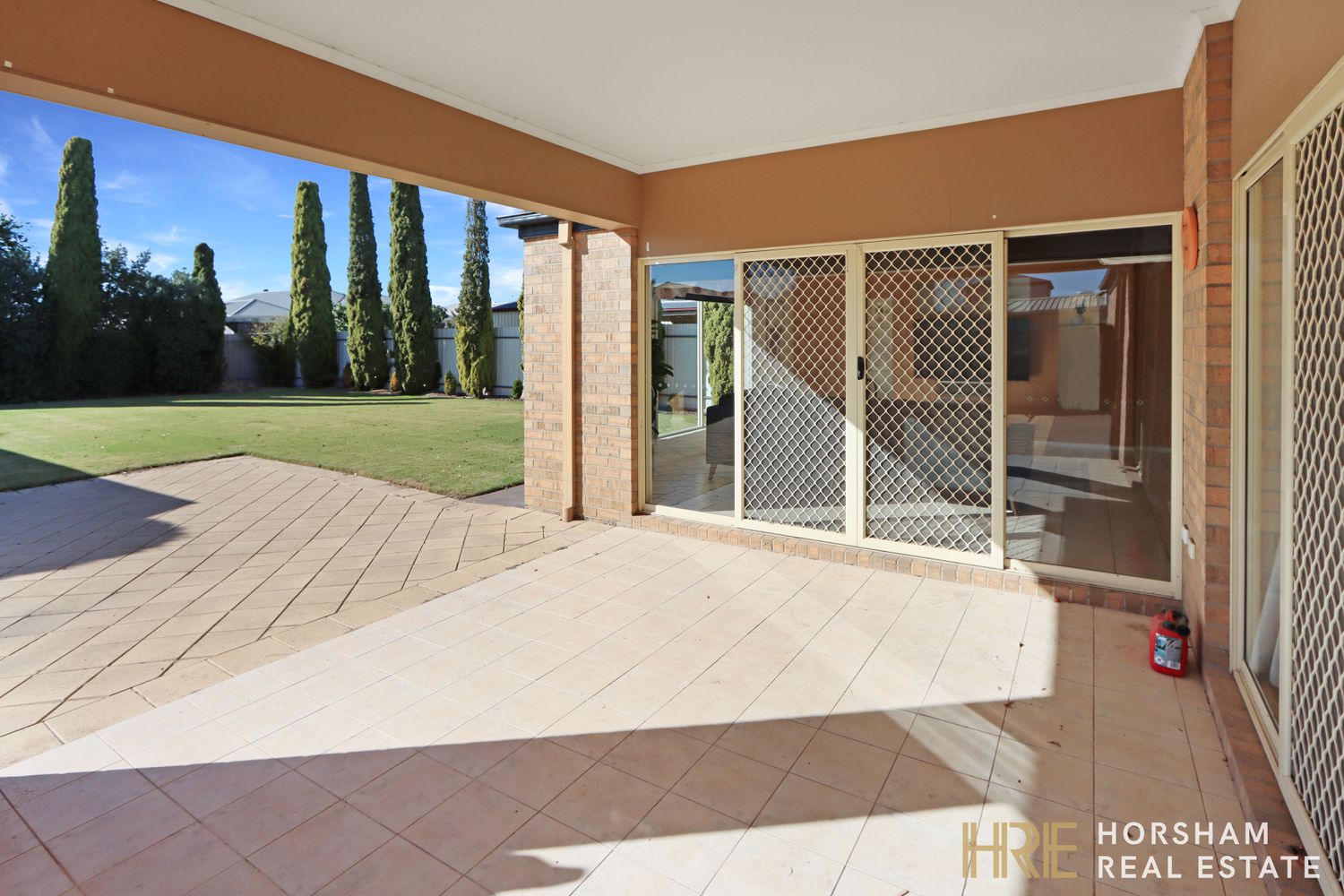 16 Burnett Street, Horsham