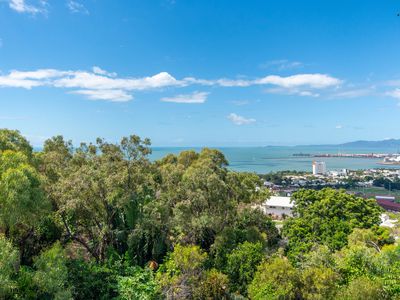 1 Stirling Drive, Castle Hill