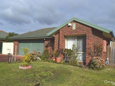 2 Kenton Walk, Narre Warren South