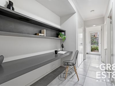 8 John Russell road, Cranbourne West