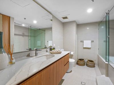 43 / 3 TEDDER AVENUE, Main Beach