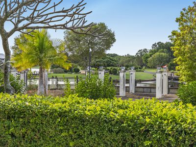 4 / 600 GLADES DRIVE, Robina