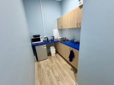 5 / 1 Guest Court, Eli Waters