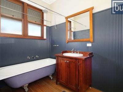 715 Young St, Albury
