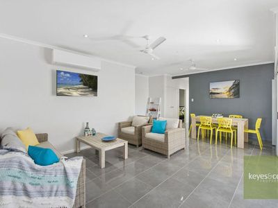 6 Huntsmans Crescent, Shaw