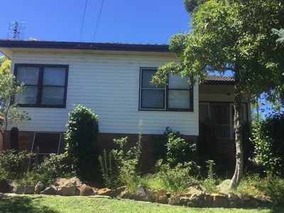 6 Stanley Avenue, Farmborough Heights