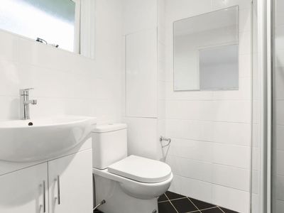 9 / 379 New Canterbury Road, Dulwich Hill