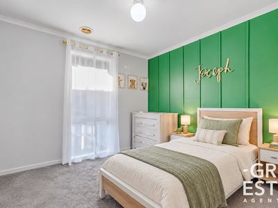 27 Lansell Drive, Cranbourne North