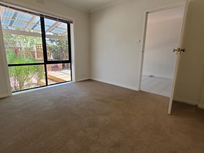 24 / 8 The Strand, Williamstown