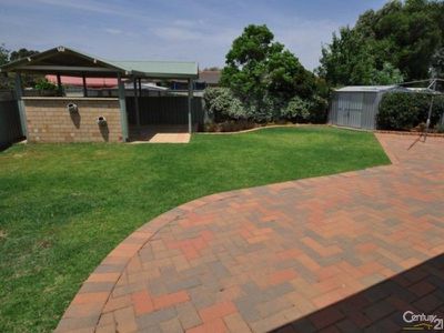 16 Kingfisher Street, Dubbo