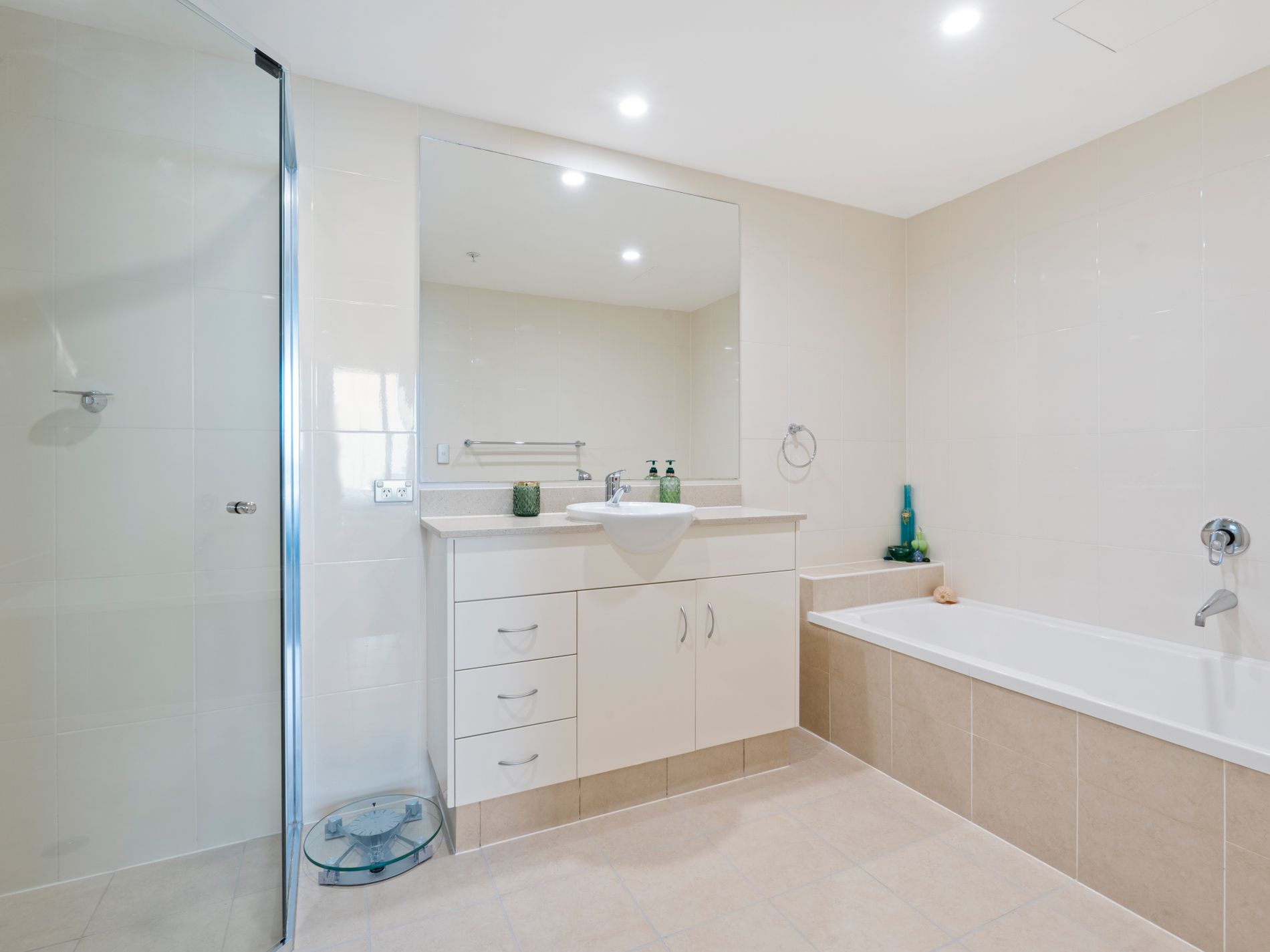 1806 / 1 Como Crescent, Southport