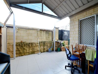 2 / 18 Panozza Circle, Maddington