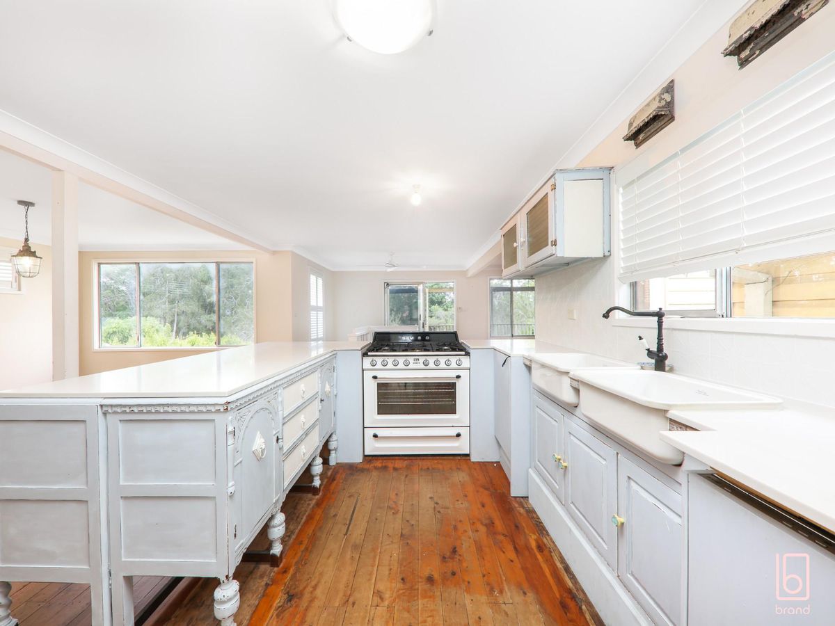 12 McKellar Boulevard, Blue Haven