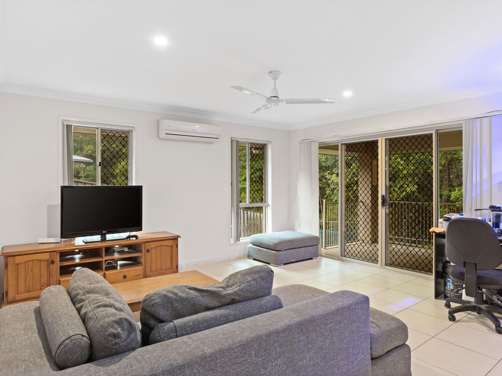 22 BANJO CRESCENT, Gilston