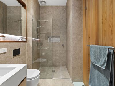 105 / 17 Duncan Street, West End