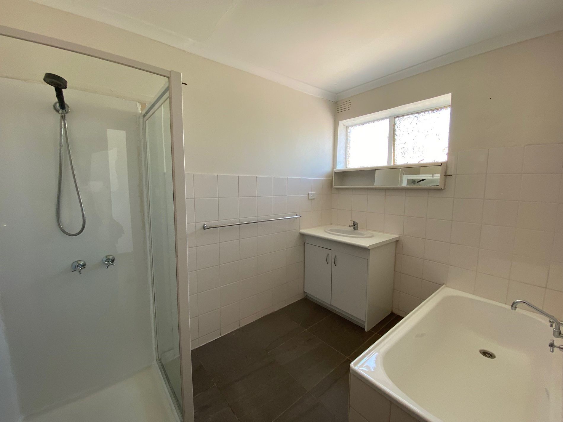 2 / 2 Maplehurst Avenue, Hoppers Crossing