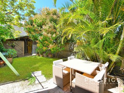 8 Angel Street, Newtown