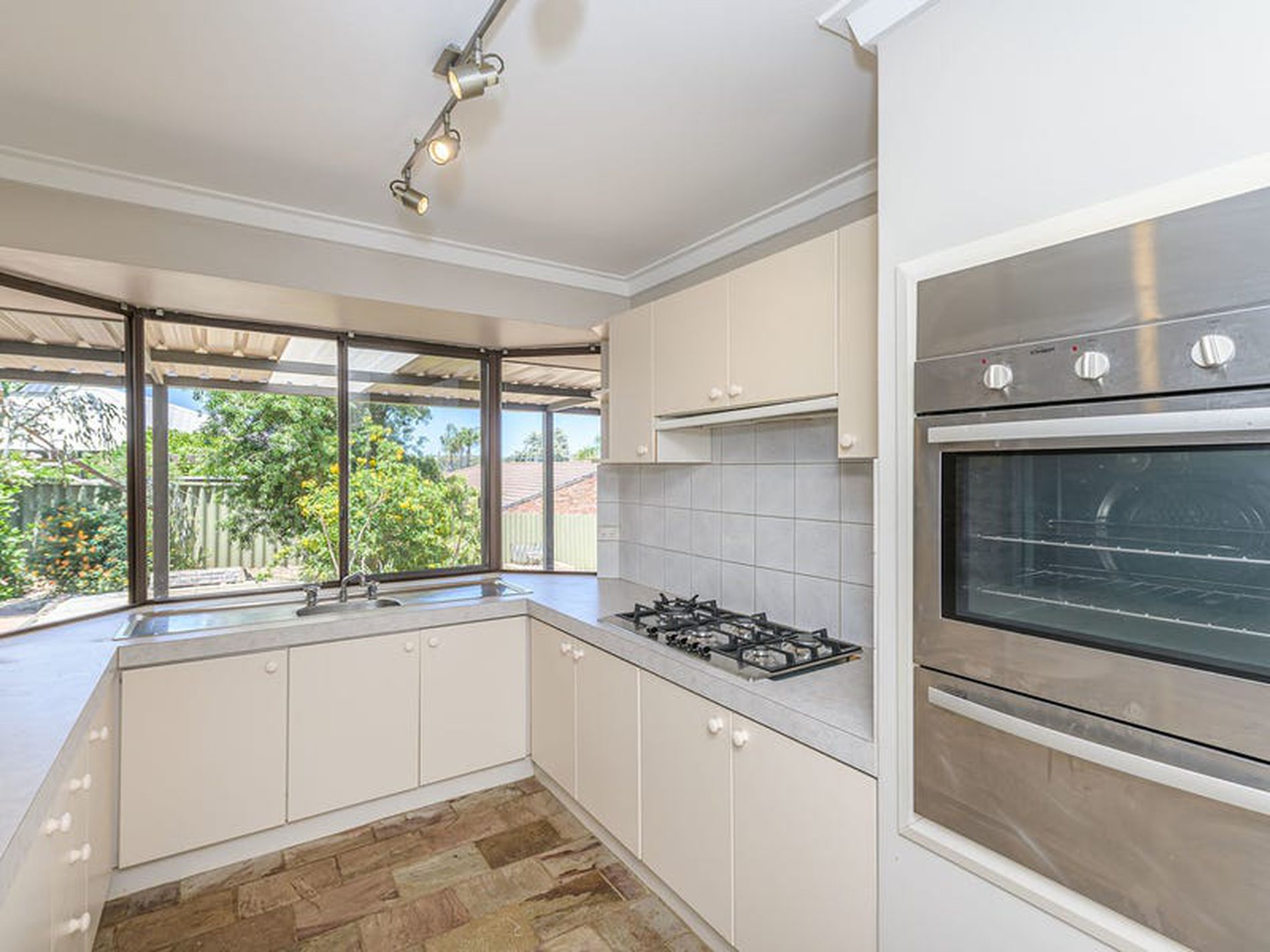 144 Warwick Road, Duncraig